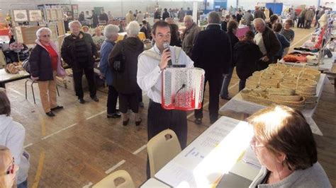 Une belle affluence au marché du terroir Marcillat en Combraille 03420