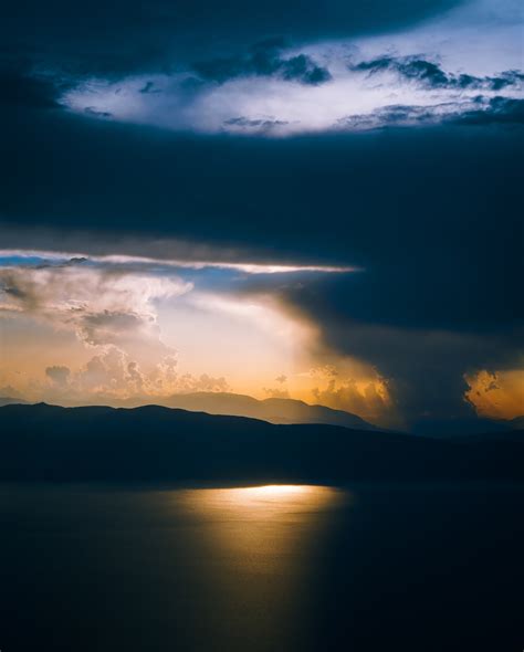 Beautiful sunset above Ohrid Lake (Hi-Res) : r/SkyPorn