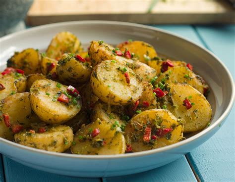 Besser Als Der Klassiker Mit Mayo Der Pesto Kartoffelsalat Wird Dich