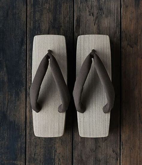 Pin by syaraanisa 24 on 日本のかたち | Japanese outfits, Wooden shoes, Japan