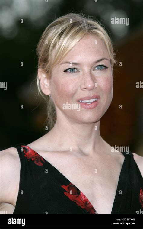 RENEE ZELLWEGER CINDERELLA MAN PREMIERE. VENI PALAZZO DEL CINEMA LIDO VENICE ITALY 05 September ...