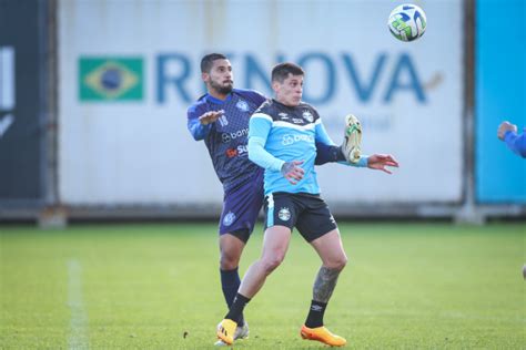 T Cnico Renato Comanda Jogo Treino Contra Aimor Reservas E Jovens