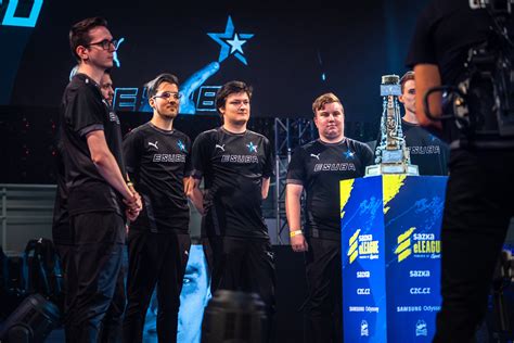 Jaký byl rok 2022 u česko-slovenských CS:GO celků? | Sazka Esport