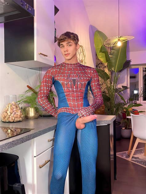 Lets play 😚 : r/spidermanboys