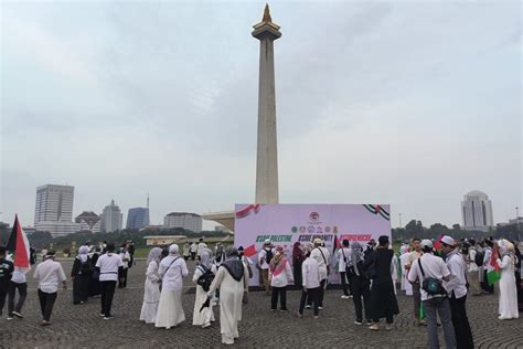 SINDO Hi Lite Massa Aksi Bela Palestina Mulai Berkumpul Di Monas