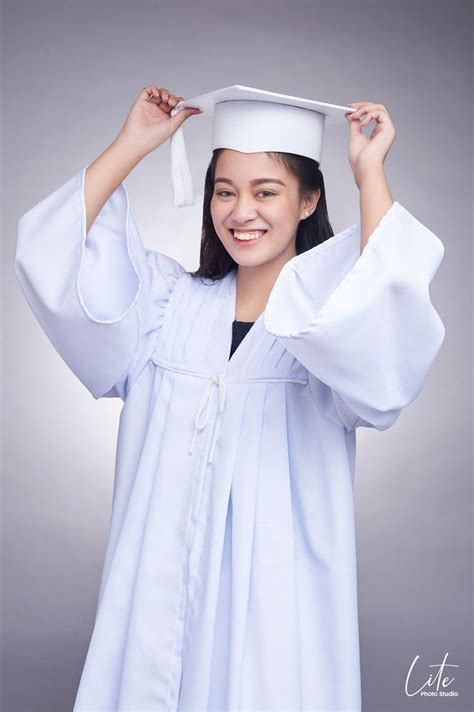 Creative Profile Portraits By Lite Photo Studio In 2024 Graduation