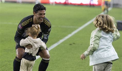 Carlos Vela Hizo Doblete Con El Lafc Y Festej Junto A Sus Hijos Video