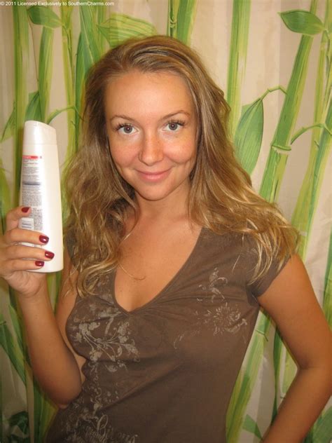 Cute Angel Anna Set 244 Washing hair and shaving pussy 244 1 ポルノ写真