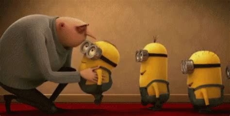 Kisses Minions GIF - Kisses Minions Kiss - Discover & Share GIFs