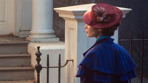 First Look At Emily Blunt As Mary Poppins ComingSoon Net