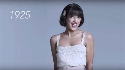 Veja os anos de evolução da lingerie feminina