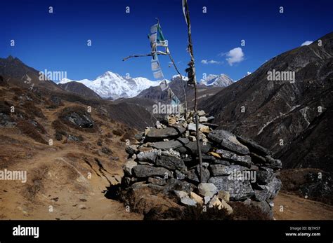 khumbu region nepal stock photo alamy