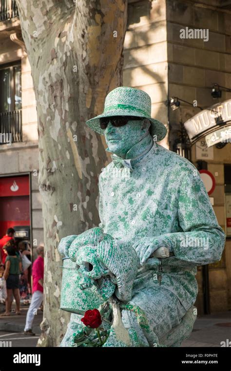 Human Living Statue Street Entertainers Along La Rambla La Ramblas