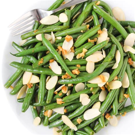 Almond Garlic Green Beans Easy The Garden Grazer