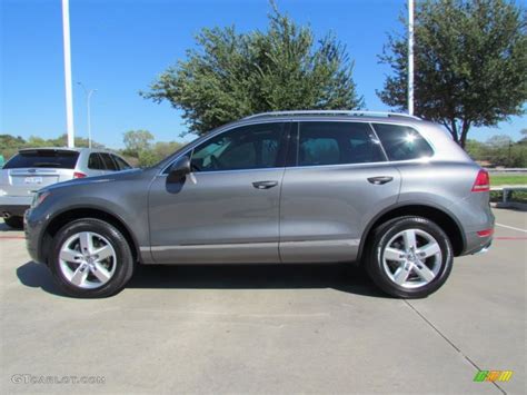 Canyon Gray Metallic Volkswagen Touareg Vr Fsi Executive Xmotion