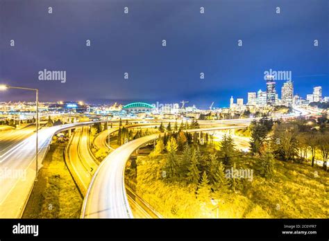Portland Skyline Night Hi Res Stock Photography And Images Alamy