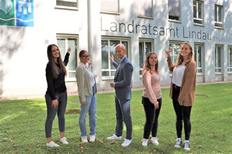 Vier Neue Auszubildende Starten Am Landratsamt Lindau Ihre Karriere