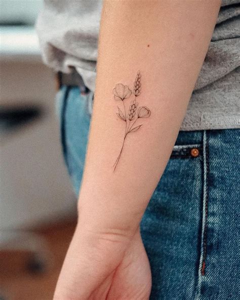 Alina Fineline Tattoo Artist On Instagram Delicate Tiny Flowers