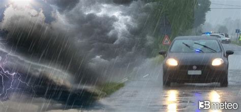 Meteo Da mercoledì tornano pioggia e temporali anche forti fino al