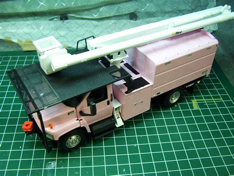 Scale Model Hobby Pink Gmc Tree Trimmer Truck