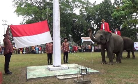 Ternyata Ini Alasan Di Balik Upacara Penurunan Bendera Saat Hut