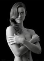 Naked Monica Iozzi in Assédio