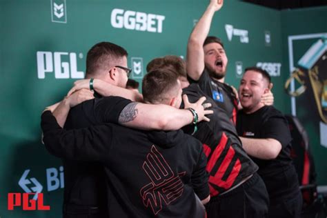 Pgl Major Antwerp Imperial Garante Classificação à Próxima Fase Mais