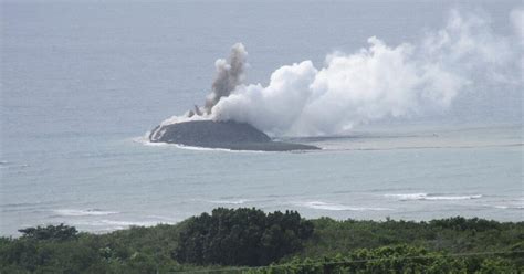 Underwater Volcano Forms New Island in Japan - Countryroque