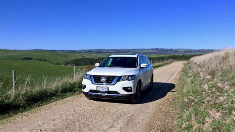 Nissan Pathfinder Ti Hybrid Wd Reviews Our Opinion Goauto