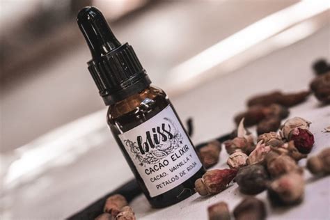 Elixir De Cacao Organico Con Petalos De Rosa Y Vainilla Natural