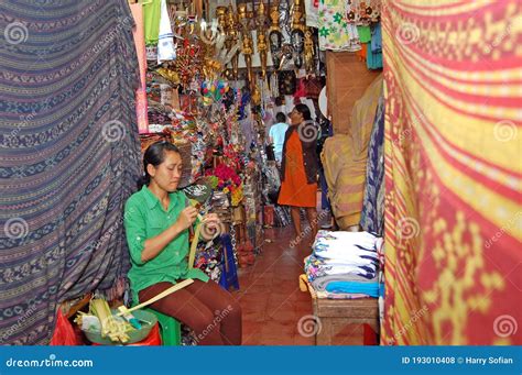 Seller at Sukawati Art Market Editorial Stock Photo - Image of street ...