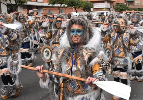 Las comparsas afrontan el martes de Carnaval de Badajoz más masivo de ...