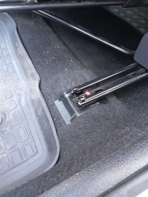Накладки на ковролин под салазки — Renault Logan (1G), 1,6 л, 2012 года ...