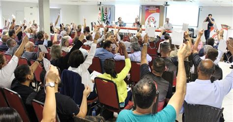 UGT reúne centenas de dirigentes e aprova manifesto em repúdio à MP 905