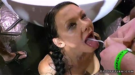 Bebe Todo O Xixi Xvideos Videos Porno Grátis