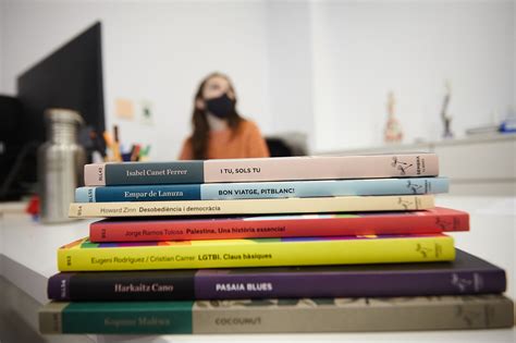 Quins són els llibres en català més venuts el novembre Público