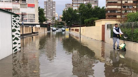 Lluvia Cayendo Con Intensidad En Benidorm