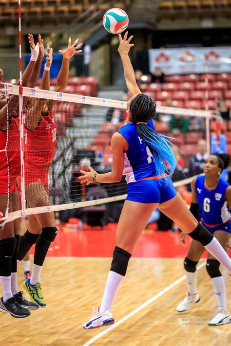 Pin de TOŇO tigre en nalgonas Voleibol de mujeres Mujeres