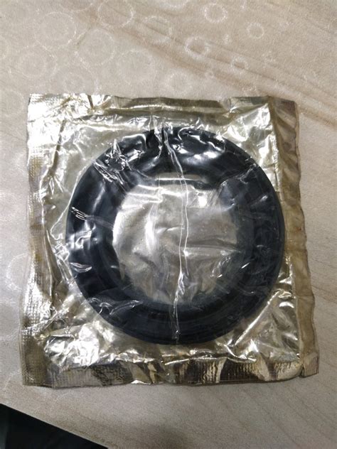 Black Rubber Oil Seal For Automobile Packaging Type Packet At Rs