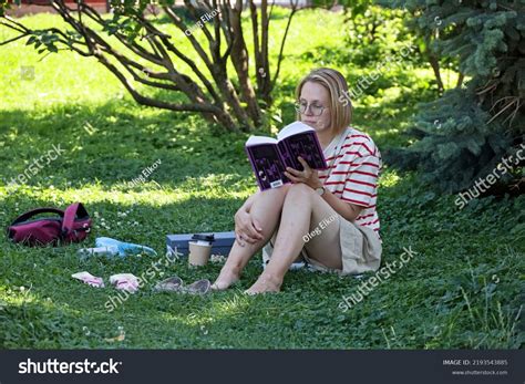 Moscow Russia August 2022 Barefoot Blonde Stock Photo 2193543885 Shutterstock