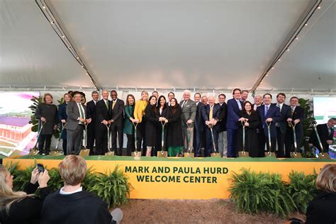 Baylor University Breaks Ground On Mark And Paula Hurd Welcome Center