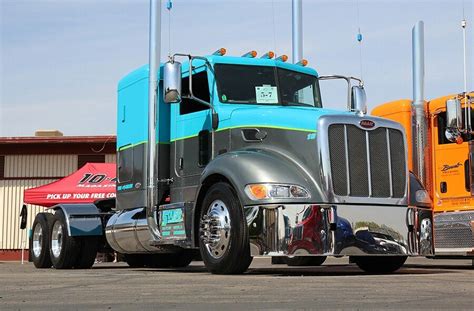 Peterbilt 386 Nice Paint Scheme Big Rig Trucks Big Trucks Peterbilt
