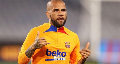 Daniel Alves No Barcelona Entenda Atitude Do Lateral Para Manter Forma