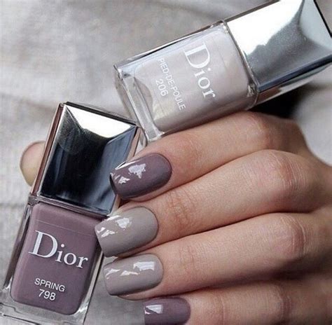 10 couleurs de vernis à adopter cet automne Dior nails Fashion nails