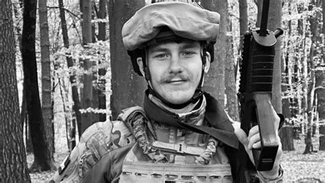 “Забрав ворога з собою”: на сході загинув київський ультрас Артем Новиков