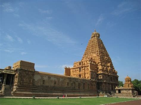 Dravida style of temple architecture - INSIGHTSIAS Dravida Temple ...