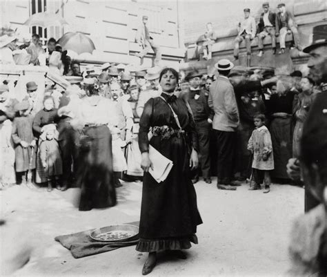 Eugene Atget - The Photographer who Walked Fin de Siècle Paris - Flashbak