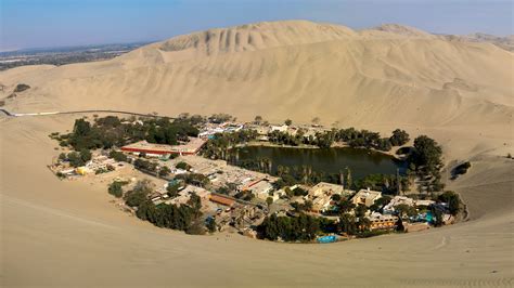 La laguna de Huacachina en Ica el oasis de Perú que debes conocer