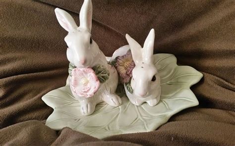 Fitz Floyd Fauna And Flora Bunny Rabbit Salt And Pepper Shakers W