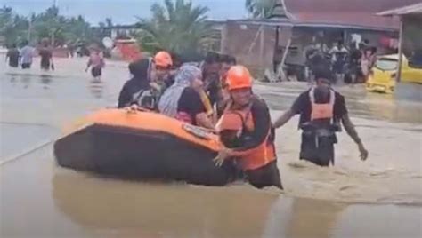 Update Banjir Bandang Longsor Di Luwu 15 Rumah Hanyut 7 Tewas Tertimbun